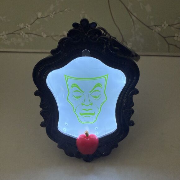 Bath and Body Works Disney VILLIANS PocketBac Holder Evil Queen Mirror Light-Up - Picture 3 of 3